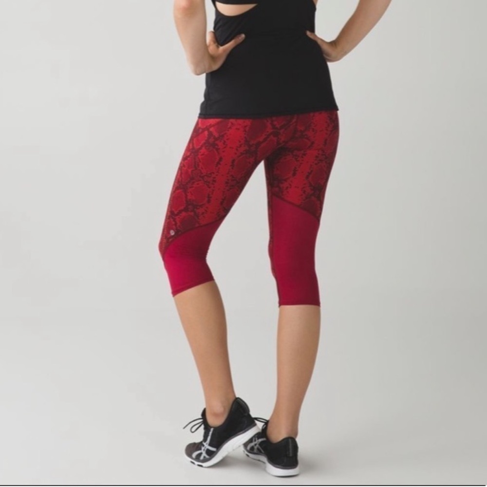 Lululemon Vent It Out Crop Mini Leggings Snake Red